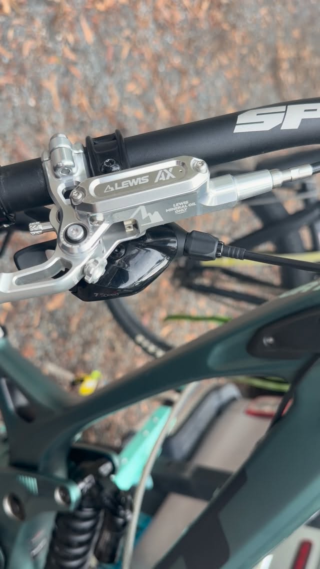 Got myself some new Lewis AX brakes for my DH.  Can’t wait to test them out @thredbomtb this week. #mtblife #livingthedream
